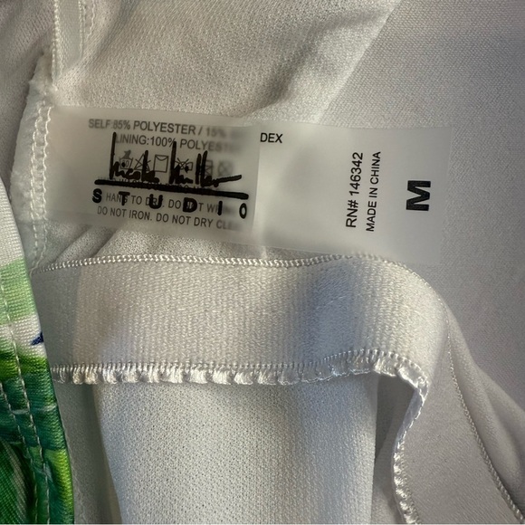 Nicole Miller Bathing Suit, Lagoon Floral Scoop Back, One Piece Women's Sz M - Picture 8 of 9